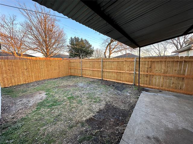 Building Photo - 2322 Meadow Ln