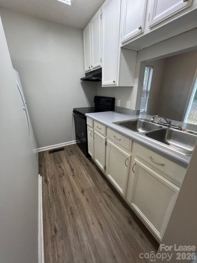 Building Photo - 8014 Pleasant Grove Rd