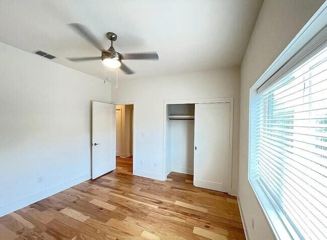 Building Photo - 2101 Montopolis Dr