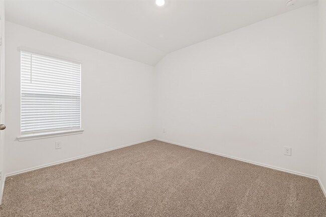 Building Photo - 27410 Oceanus Springs Dr