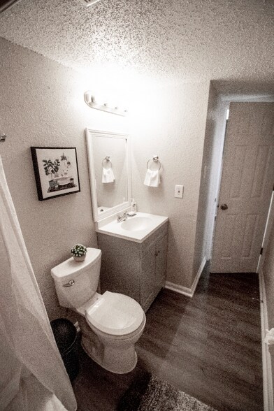 Building Photo - 3103 8th Ave