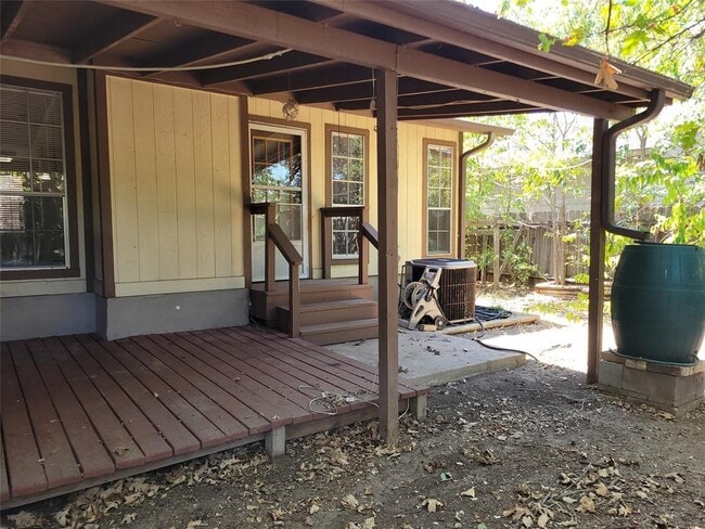 Building Photo - 8802 Piney Point Dr