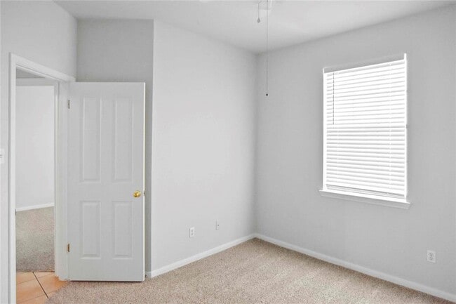 Building Photo - 17504 Lake Pines Dr