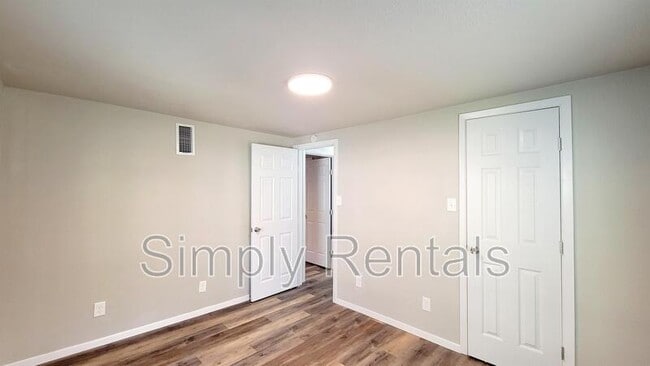 Building Photo - 1221 Stanford St