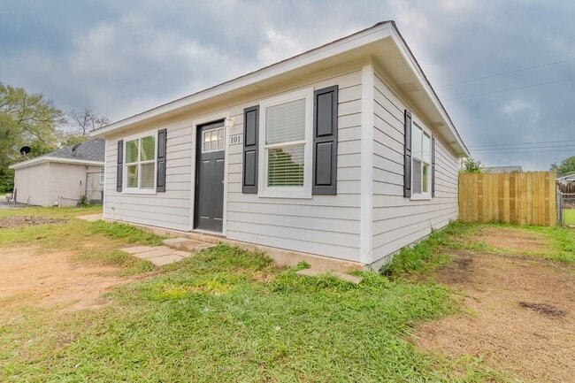 Building Photo - 101 Will St