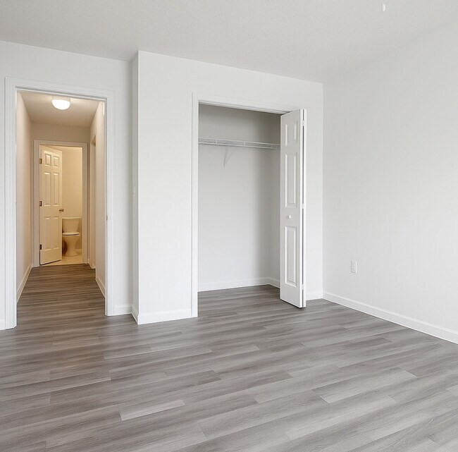 Building Photo - 1575 Oakfield Dr
