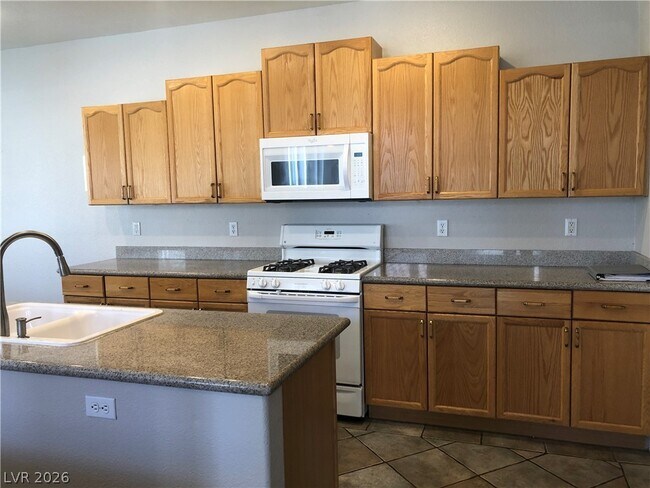 Building Photo - 7204 Buglehorn St