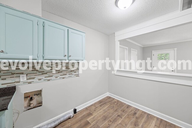 Building Photo - 7702 Marvin Rd