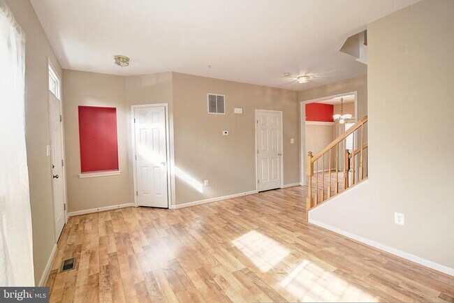 Building Photo - 6135 Newport Terrace