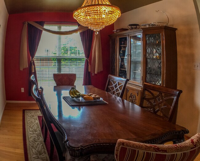 Building Photo - Large 4BR plus office, 3.5 BA,  2-car garage