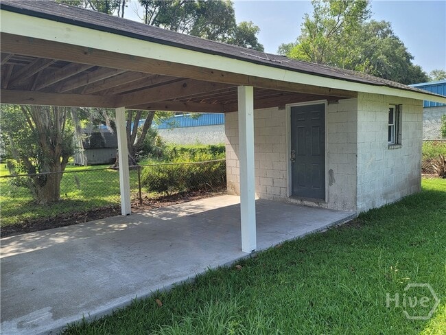 Building Photo - 237 Birchfield Dr