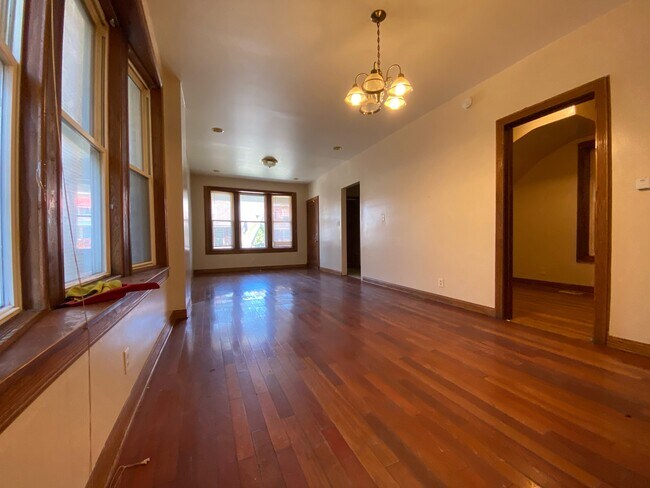 Building Photo - 5619 S Wood St