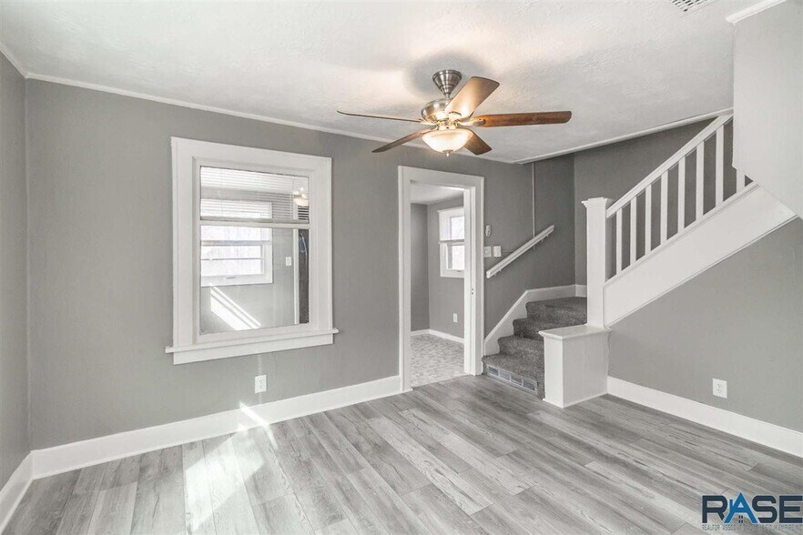 Living room - 926 N Walts Ave