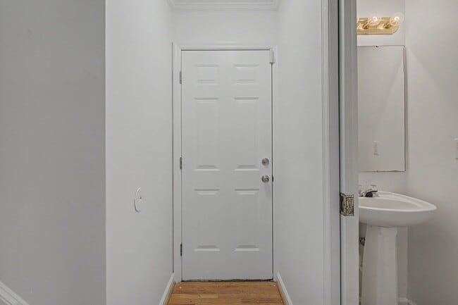 Building Photo - Carolina Lakes!