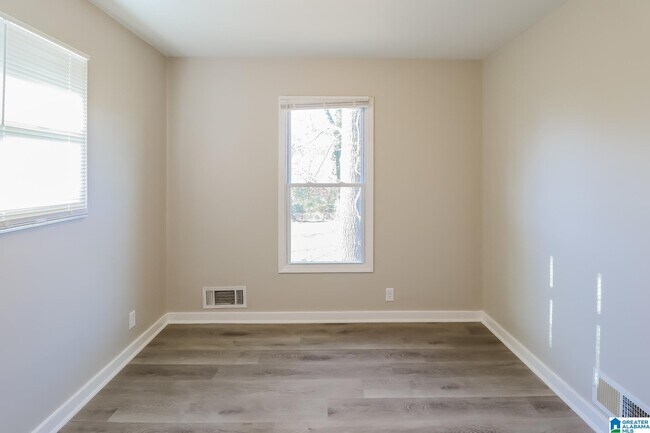 Building Photo - 145 Gurley Ln