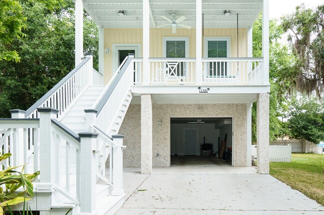 Building Photo - Four Bedroom Home on Ladies Island