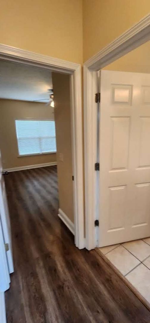 Building Photo - Great Home and Location-Available Now!