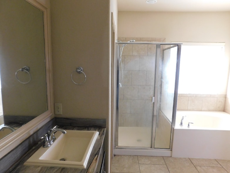 Building Photo - 5001 Prestwick Dr