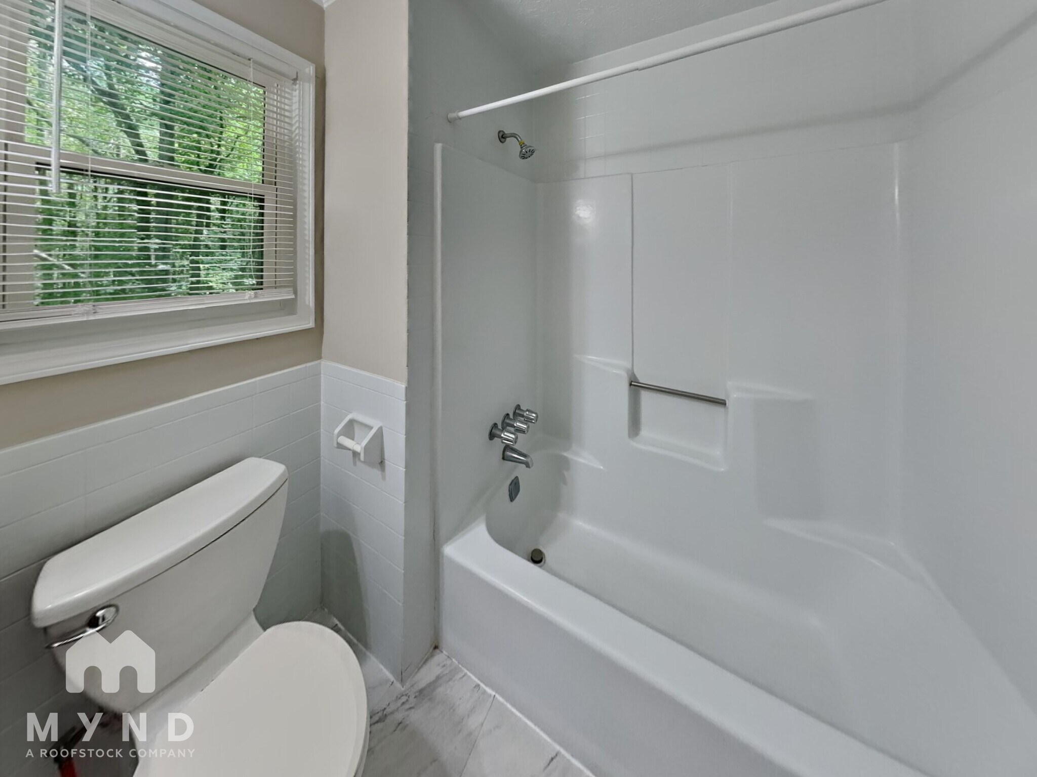 Building Photo - 3004 Cardinal Dr