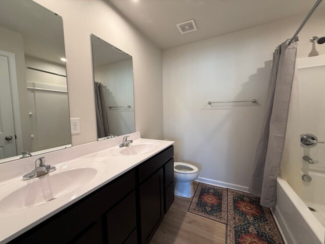 Building Photo - Modern 3-Bedroom Townhouse with Garage & Private Patio