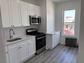Building Photo - 739 43rd St