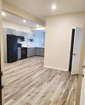 Building Photo - 208 Myrtle Ave