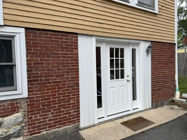 Building Photo - 241 Middle Street
