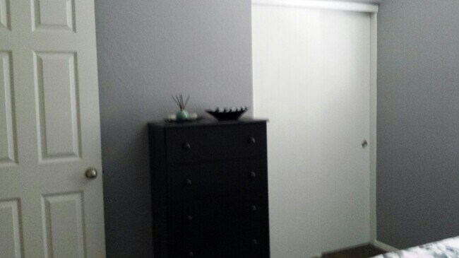 Building Photo - 2 bedroom /2 bath with a garage located in the  Popular Muirfield Village Townhomes