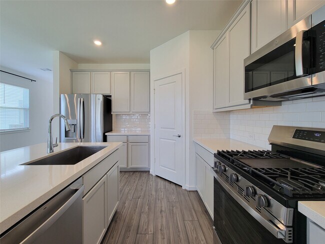 Building Photo - 7730 Primrose Myrtle Ln