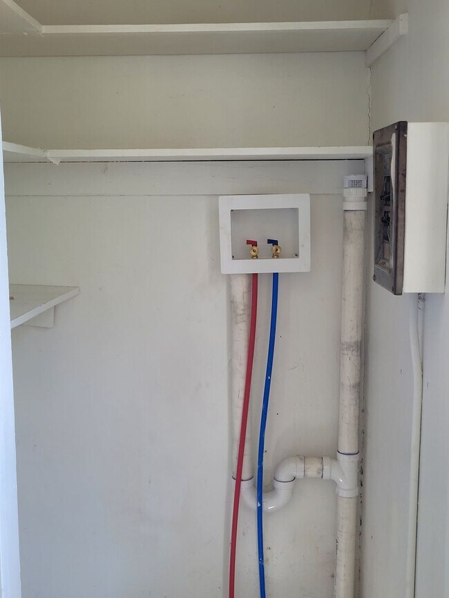 Building Photo - 3 bedroom house York