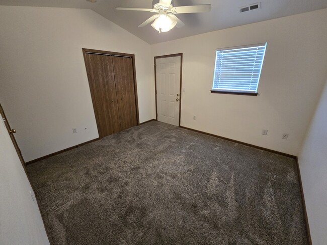 Master Bedroom - 1015 Diamond Head Rd