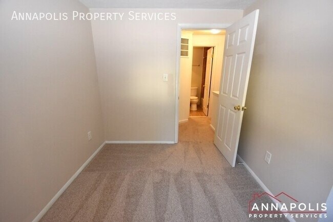 Building Photo - 1303 Old Pine Ct