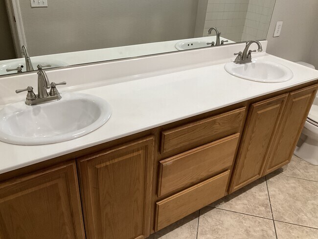 Building Photo - 769 Feather Ridge Dr