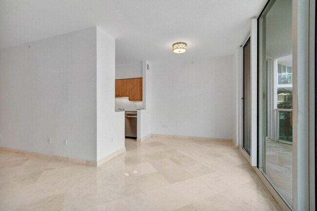 Building Photo - 500 SE Mizner Blvd