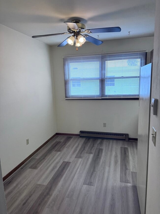 Building Photo - 207 W Hydraulic Ave