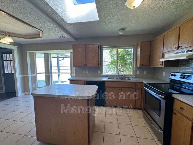 Building Photo - 1820 Cimarron Trail