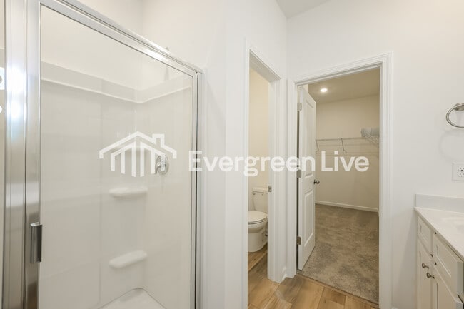 Building Photo - 2476 Lennox Rd SE