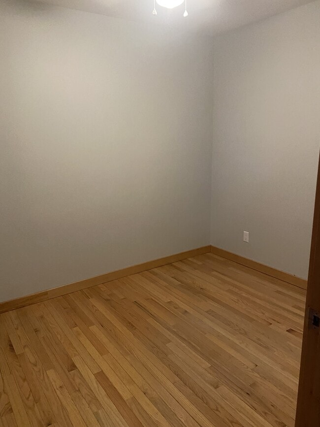 Building Photo - 1112 SW 12th St