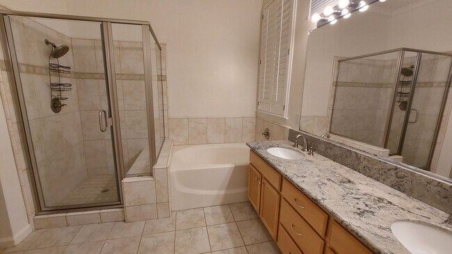 Building Photo - Excellent single story, 4 bedroom 3 bath home in Ashley Woods, a gated Granite Bay Neighborhood.