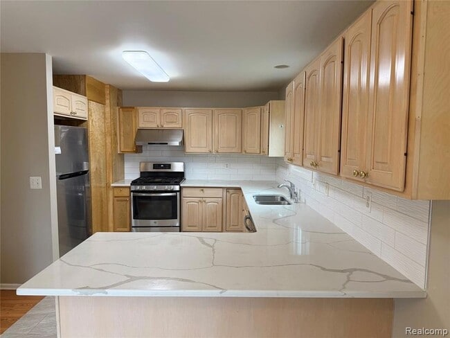 Building Photo - 28975 Hearthstone Dr