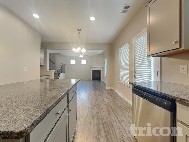 Building Photo - 307 Arbor Cir