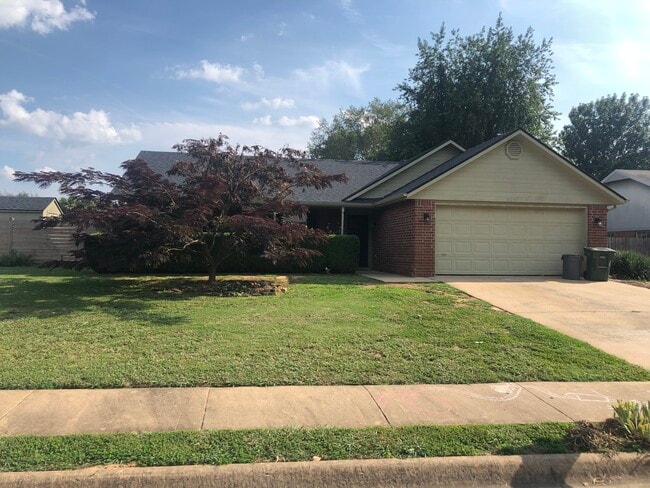 Building Photo - 4247 W Cheyenne Dr