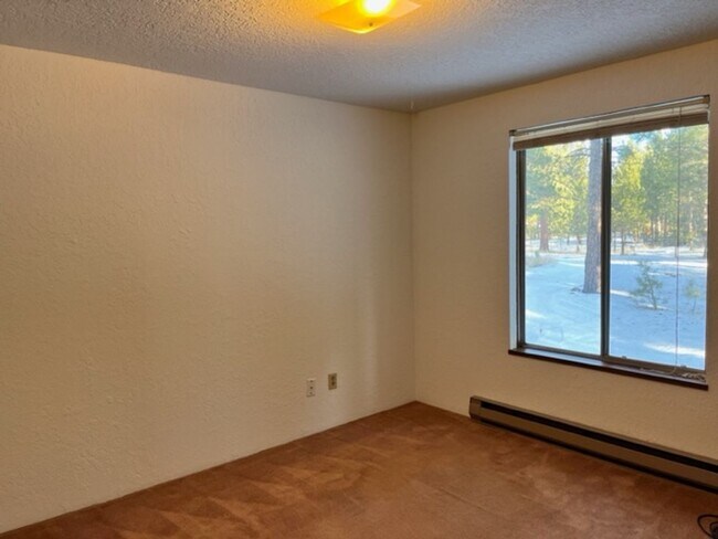 Building Photo - Cozy 3-Bedroom in Beautiful Tollgate! ***water included***