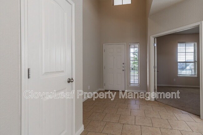 Building Photo - 5167 Top Ridge Ln