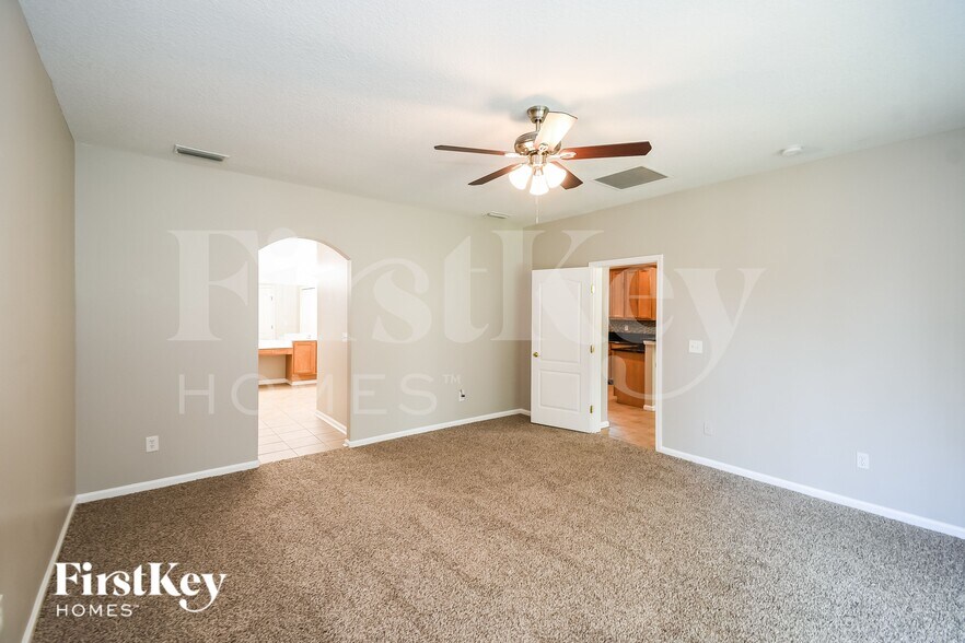 Building Photo - 2593 Country Side Dr