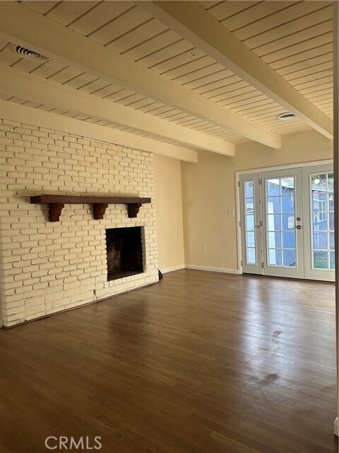 Building Photo - 6447 Balcom Ave