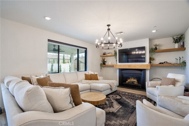 Building Photo - 33063 Table Rock Dr