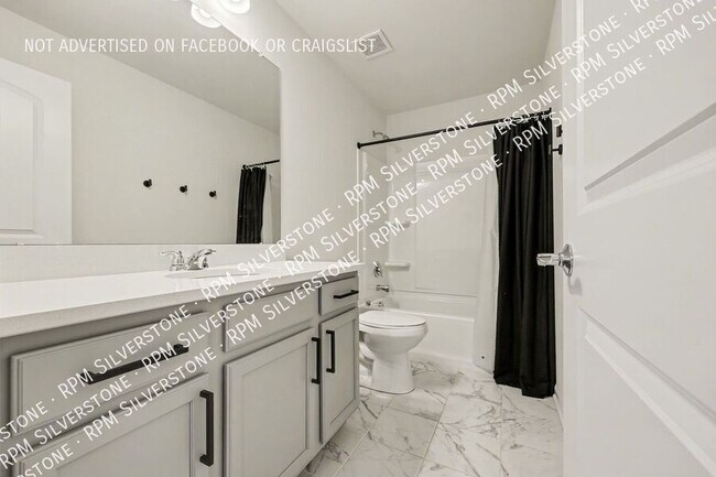 Building Photo - 8727 Pioneer St