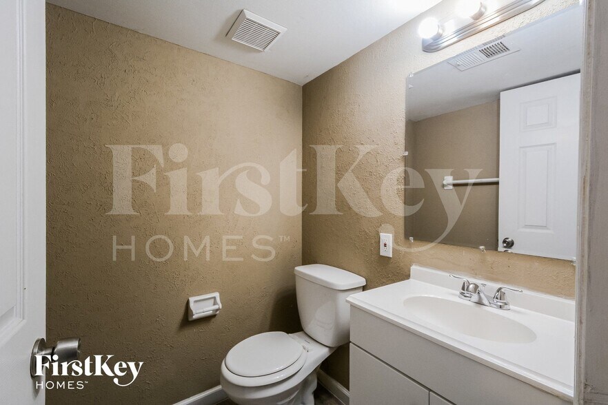 Building Photo - 5707 Hidden Cove Ln