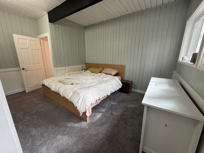 Building Photo - 10215 SW 116th St